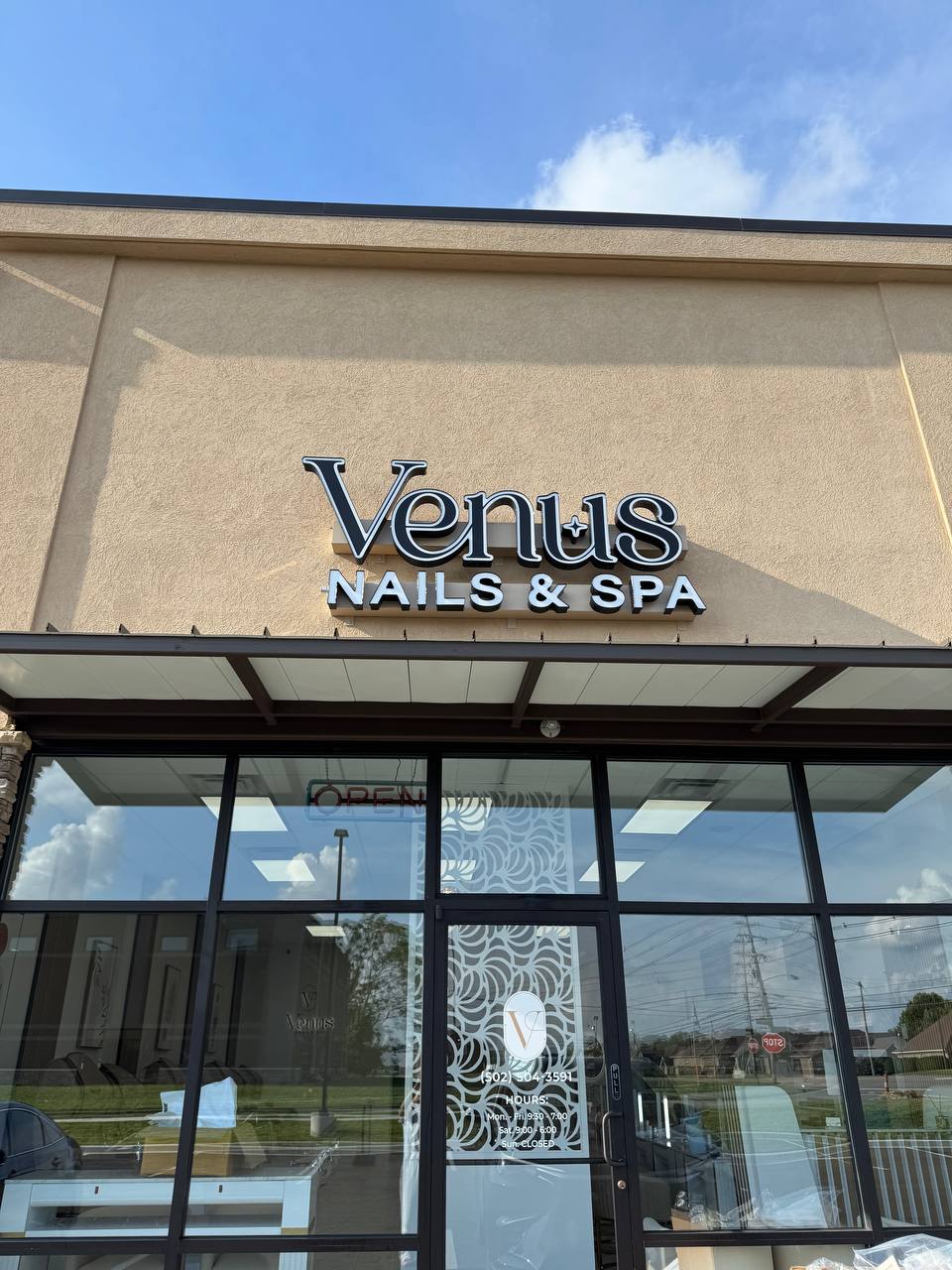 Venus Nails & Spa logo
